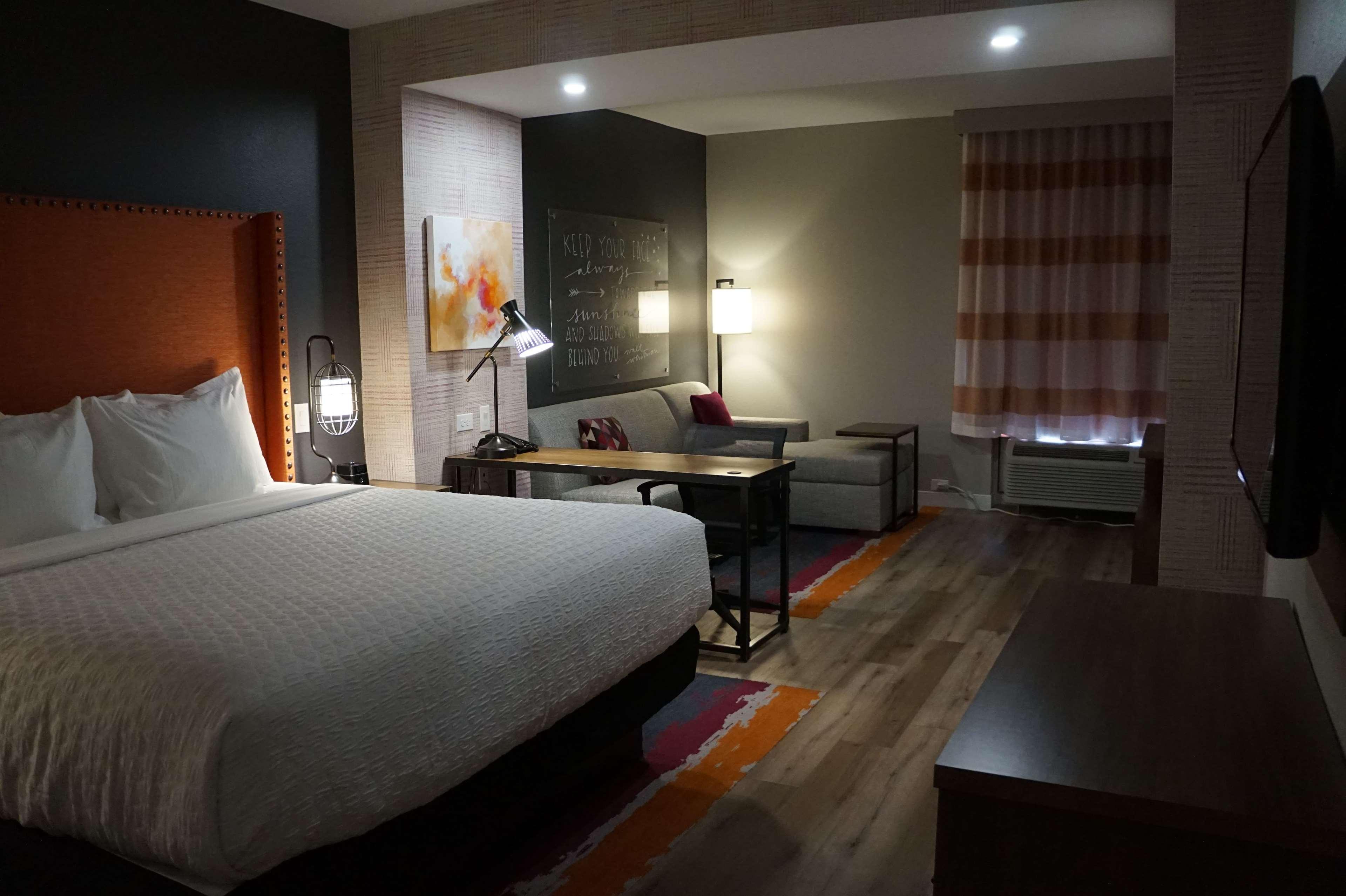 La Quinta Inn & Suites By Wyndham لويسفيل المظهر الخارجي الصورة