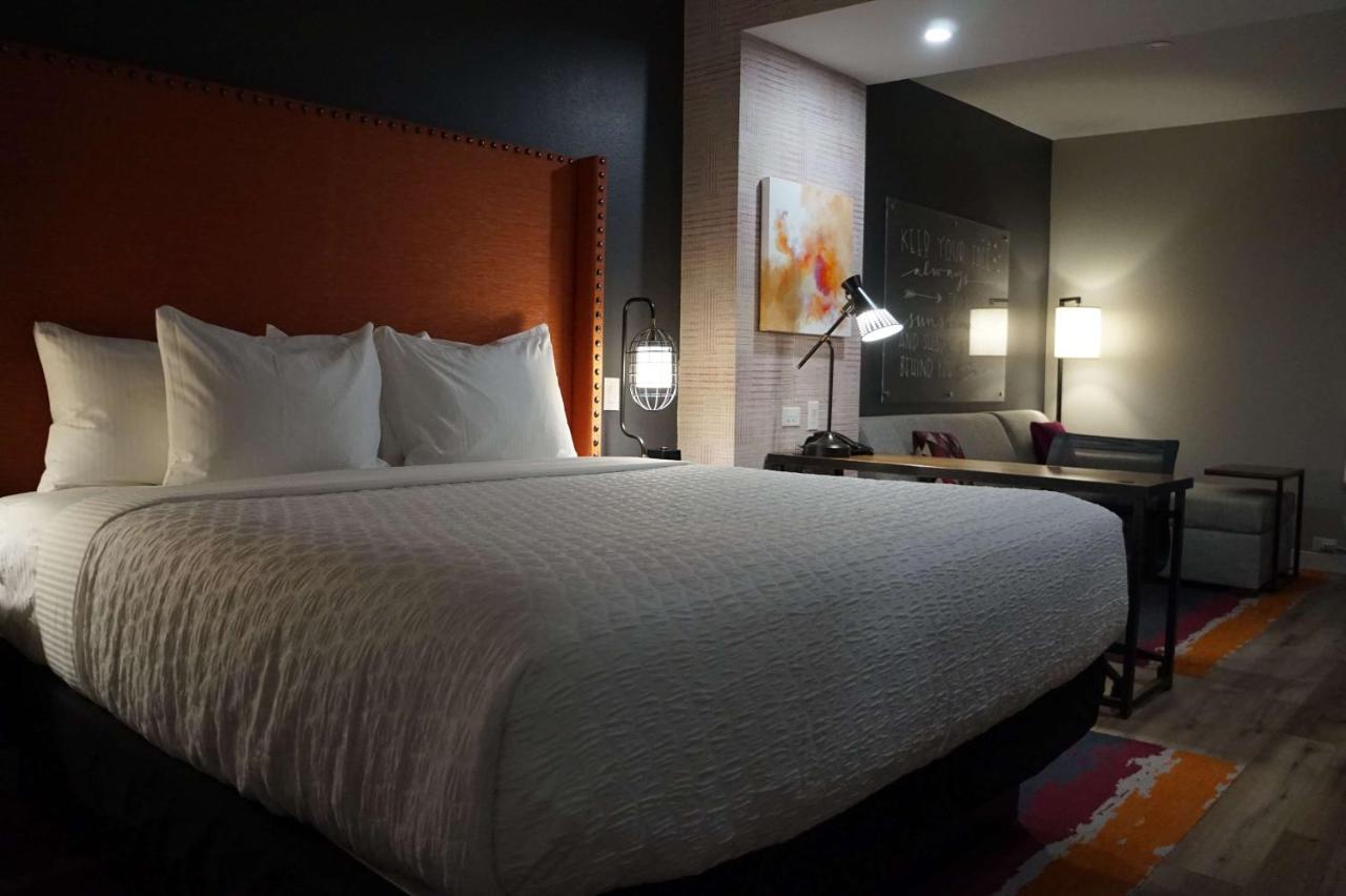 La Quinta Inn & Suites By Wyndham لويسفيل المظهر الخارجي الصورة